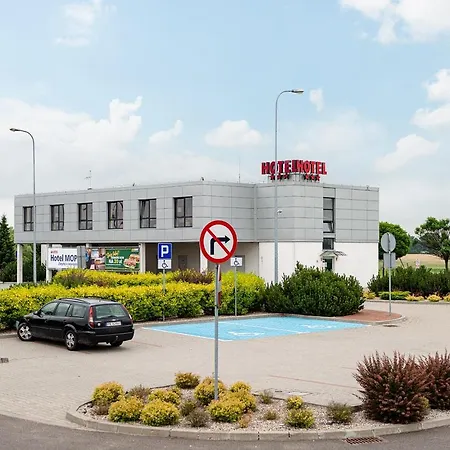 Police 3* Police Mostowe