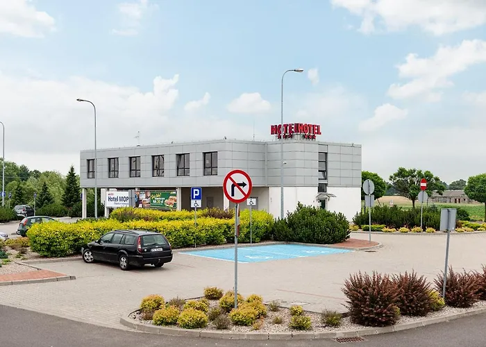 Police 3* Police Mostowe