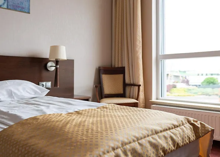 Police 3* Police Mostowe