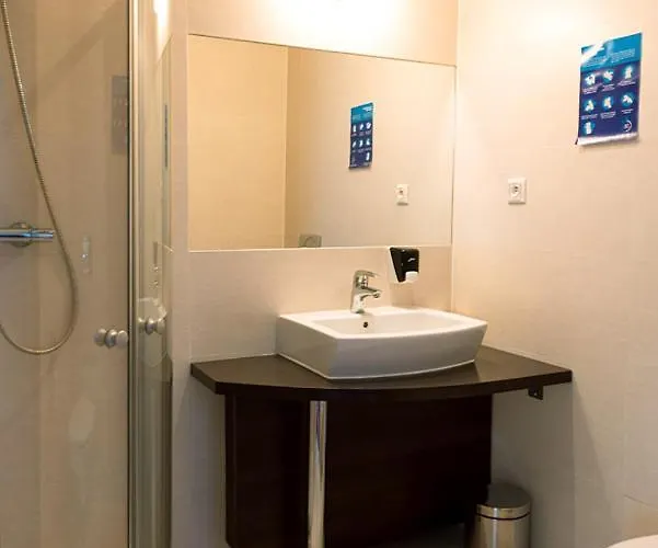 Police 3* Police Mostowe