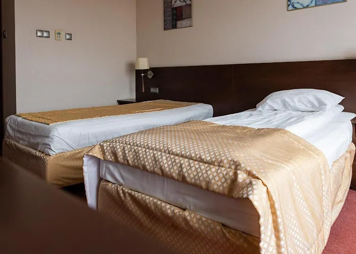 Police 3* Police Mostowe